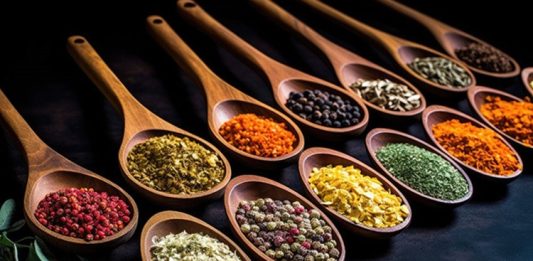 Baharatlar, yemeklerin lezzetini artıran ve sofralara aroma katan en önemli malzemelerden biridir. Baharatlar, sadece tat vermekle kalmaz, aynı zamanda sağlık açısından da çeşitli faydalar sunar. Yüzyıllardır farklı kültürlerin mutfaklarında kullanılan baharatlar, yemeklerin karakterini belirler ve gastronomi dünyasının vazgeçilmez unsuru hâline gelir. Konulu bir haber görseli.