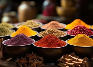 Baharatlı Yoğurma Ve Pişirme İle Yiyeceklerde Derin Lezzet Katkısı Baharatlı yoğurma ve pişirme, yiyeceklerin hem aromatik hem de tat açısından zenginleşmesini sağlayan etkili bir yöntemdir. Baharatlı yoğurma ve pişirme, özellikle et ve sebze yemeklerinde tercih edilen bir uygulamadır. Baharatlar, yiyeceklerin dokularına nüfuz ederek pişirme sırasında dengeli ve derin bir lezzet sağlar. Konulu bir haber görseli.