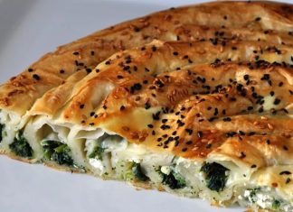 Börek, çeşitli yörelerde farklı tariflerle hazırlanıyor. Bursa’nın pideleri, Gaziantep’in baklava kıvamındaki börekleri ve Ege’nin otlu çeşitleri, bölgesel farklılıkları ortaya koyuyor.