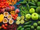 Çiğ tüketim, son yıllarda hem sağlık hem de yaşam tarzı trendleri arasında öne çıkan bir beslenme yaklaşımı haline gelmiştir. Raw food olarak da bilinen bu sistem, yiyeceklerin pişirilmeden, doğal halleriyle tüketilmesini esas alır. Bu yaklaşımın temelinde, yüksek ısıda pişirmenin besinlerdeki enzim ve vitaminleri yok ettiği düşüncesi yatar. Konulu bir haber görseli.