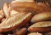 Ekmek, sadece bir besin değil aynı zamanda kültürel bir sembol olmuştur. İlk yerleşik toplulukların buğdayı öğütüp hamur haline getirerek pişirmesiyle başlayan yolculuk, bugün sofralarda çeşit çeşit ekmeklerle devam ediyor.