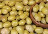 Kırma zeytin sadece lezzetiyle değil, sağlığa olan katkılarıyla da öne çıkar. İçeriğinde bulunan zengin antioksidanlar, vücudu serbest radikallere karşı korur.