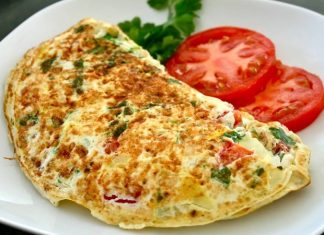 Omletin Sofralardaki Yeri ve Sağlıklı Tüketim İpuçları Omletin bu kadar yaygınlaşmasının sebeplerinden biri, pratik yemekler arasında yer almasıdır.