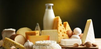 Peynir ve süt ürünleri, protein, kalsiyum, fosfor ve vitaminler açısından zengin bir besin kaynağıdır.