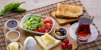 Sabah yemeği düzenli bir şekilde tüketildiğinde gün boyu daha verimli ve enerjik hissetmek mümkündür.