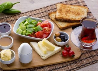 Sabah Yemeği Sağlıklı Bir Günün Vazgeçilmezi Sabah yemeği düzenli bir şekilde tüketildiğinde gün boyu daha verimli ve enerjik hissetmek mümkündür.