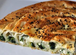 Börek, Türk mutfağının en sevilen hamur işleri arasında yer alır. İncecik açılan yufkaların içine farklı iç malzemeler konularak hazırlanan börekler, sofralara zenginlik ve lezzet katar. Sofralarda börek çeşitleri, hem kahvaltıların hem de ana öğünlerin vazgeçilmezidir. Geleneksel tariflerin yanı sıra modern dokunuşlarla çeşitlenen börekler, her damak tadına hitap eder. Sofralarda börek sunumu, misafirlerin beğenisini kazanmanın yanı sıra kültürel bir paylaşımın da ifadesidir. Konulu bir haber görseli.