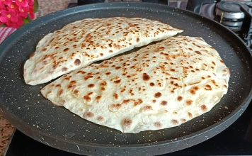 Cızlama ve gözleme, Türk mutfağının sevilen hamur işi lezzetleri arasında yer alır. Her iki yiyecek de özellikle kahvaltı ve çay saatlerinin vazgeçilmez tatlarıdır. Sofralarda cızlama ve gözleme, pratik hazırlanışları ve doyuruculukları ile geniş bir hayran kitlesine sahiptir. Tarihi köklere sahip olan bu iki lezzet, geleneksel yöntemlerin korunmasıyla birlikte günümüz mutfaklarında da modern dokunuşlarla zenginleşir. Sofralar, cızlama ve gözleme ile hem nostaljik hem de lezzet dolu anlara ev sahipliği yapar. Konulu bir haber görseli.