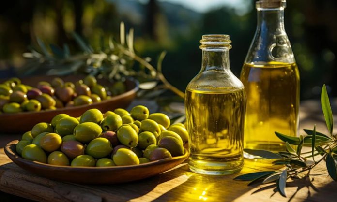 Türkiye’nin dört bir yanında yetiştirilen zeytin ağaçları, yalnızca ekonomik değil aynı zamanda kültürel bir zenginliğin de temsilcisidir. Bu kıymetli meyveden elde edilen zeytinyağı, yüzyıllardır sofralarımızın vazgeçilmezi olarak yerini koruyor. Ancak son yıllarda zeytinyağı tüketimi yalnızca geleneksel lezzet anlayışıyla sınırlı kalmıyor; aynı zamanda sağlıklı yaşam trendlerinin de merkezine yerleşmiş durumda. Konulu bir haber görseli.