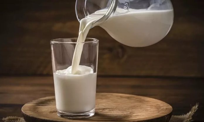 Süt, yüksek besin değerine sahip bir içecektir. İçeriğinde protein, kalsiyum, vitaminler ve mineraller bulunur.