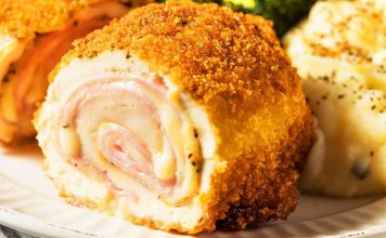 Cordon Bleu: Klasik Lezzetin Modern Sunumları ve Evlerde Hazırlama Yöntemleri Cordon Bleu, Fransız mutfağının dünyaca ünlü lezzetlerinden biridir. İsmi, Fransızcada “Mavi Kurdele” anlamına gelir ve genellikle yüksek kaliteli yemekler için kullanılan bir terimdir. Tarih boyunca Fransız saray mutfağında önemli bir yere sahip olan cordon bleu, hem görsel hem de lezzet açısından etkileyici bir sunum sağlar. Konulu bir haber görseli.