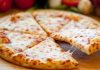 Dört peynirli pizza, İtalyan mutfağından dünyaya yayılmış klasik bir pizza çeşididir. Bu pizza türü, adından da anlaşılacağı üzere dört farklı peynirin bir araya gelmesiyle oluşur. Mozzarella, gorgonzola, parmesan ve taleggio gibi peynirler, pizzaya zengin ve dengeli bir tat sağlar. Konulu bir haber görseli.