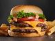 Fast food kültürü her geçen gün daha da genişlerken Double Burger hem restoran menülerinin hem de tüketicilerin gözdesi haline geliyor. Tek katlı burgerlerin sunduğu lezzeti iki katına çıkaran bu özel tarif, daha doyurucu bir alternatif arayanların ilk tercihlerinden biri. İki kat et, eriyen peynir, soslar ve taze sebzelerle hazırlanan bu burger çeşidi, yoğun lezzet deneyimi arayanlara hitap ediyor. Konulu bir haber görseli.