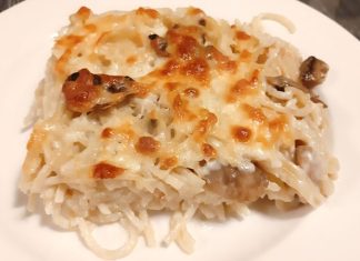 Makarna Graten: Fırın Lezzetiyle Gelen İştah Açıcı Tat Makarna graten, İtalyan mutfağından dünyaya yayılan fırın yemeklerinden biridir. Makarna ve peynirin birleşimi ile ortaya çıkan bu tarif, özellikle çocuklar ve yetişkinler tarafından sıkça tercih edilir. Kökeni, 18. yüzyılın sonlarına kadar uzanan graten teknikleriyle hazırlanmıştır. Konulu bir haber görseli.