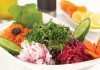 Mevsim Salata, adından da anlaşılacağı gibi yılın o döneminde yetişen taze sebzelerle hazırlanan sağlıklı ve hafif bir salatadır. Her mevsim farklı sebzelerle hazırlanabilmesi, bu salatayı yıl boyunca sofraların vazgeçilmez bir parçası haline getirir. Lezzetli ve vitamin açısından zengin olan mevsim salata, hem ana yemeklerin yanında hem de tek başına bir öğün olarak tüketilebilir. Konulu bir haber görseli.