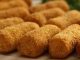 Patates Kroket: Çıtır Dışı ve Yumuşak İçin Vazgeçilmez Lezzet Patates kroket, özellikle Avrupa mutfağında uzun bir geçmişe sahip olan, çıtır dış yüzeyi ve yumuşak iç dokusuyla öne çıkan bir atıştırmalıktır. İsmi Fransızca “croquette” kelimesinden gelir ve bu tür atıştırmalıkların altın sarısı, çıtır dış kaplamasıyla tanınması, lezzetinin simgesi haline gelmiştir. Konulu bir haber görseli.