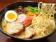Ramen: Dünyayı Etkisi Altına Alan Japon Lezzeti Ramen, kökeni Çin’e dayanan ancak Japonya’da farklı bir kimlik kazanmış olan bir yemektir. İlk olarak Çin’den Japonya’ya geçen bu yemek, zamanla Japon mutfağının ayrılmaz bir parçası haline gelmiştir. Japonya’da özellikle 19. yüzyılın sonlarına doğru popülerleşmeye başlayan ramen, bugün sadece Japonya’da değil, dünyanın birçok ülkesinde de sevilerek tüketilmektedir. Ucuz, hızlı ve lezzetli bir yemek olması onun geniş kitlelere ulaşmasını sağlamıştır. Konulu bir haber görseli.