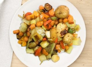 Sote sebze, hem pratik hazırlanışı hem de sağlıklı yapısıyla sofralarda sıkça tercih edilen yemeklerden biridir. Sebzelerin kendi doğallığını ve vitaminlerini koruyarak kısa sürede pişirilmesi, bu yöntemi diğer pişirme yöntemlerinden ayırır. Özellikle günümüzde sağlıklı beslenmeye verilen önemin artmasıyla birlikte sote sebze tarifleri daha fazla ilgi görmeye başlamıştır. Konulu bir haber görseli.