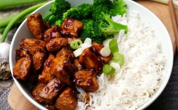 Teriyaki Bowl Sağlıklı Lezzetin Uzak Doğu Yorumu Son yıllarda sağlıklı beslenme alışkanlıklarının artmasıyla birlikte Asya mutfağından esinlenen yemekler dünya genelinde büyük ilgi görüyor. Bu yemekler arasında öne çıkanlardan biri de Teriyaki Bowl oluyor. Hem besleyici hem de görsel açıdan zengin sunumuyla dikkat çeken bu tabak, Japon mutfağının vazgeçilmezlerinden biri olan teriyaki sosuyla hazırlanıyor. Konulu bir haber görseli.
